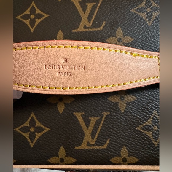 Fashion Lux Vanity Bag - Picture 3 of 8